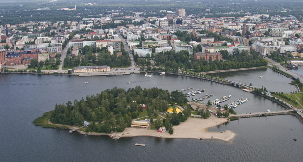 Vaasan seudun vapaat toimitilat ja yritystontit löydettävissä yhdestä paikasta kolmella kielellä